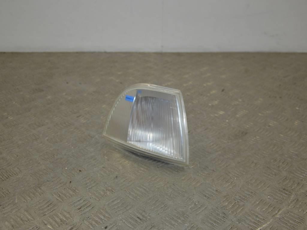 Поворотник правый