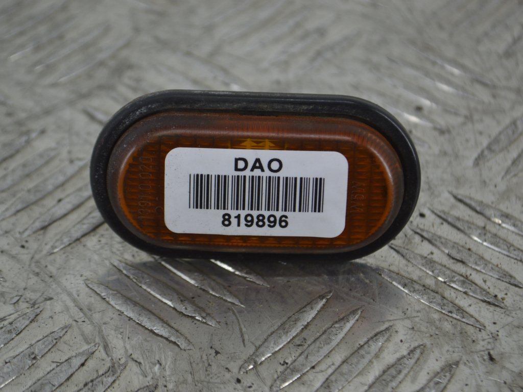 Повторитель передний левый