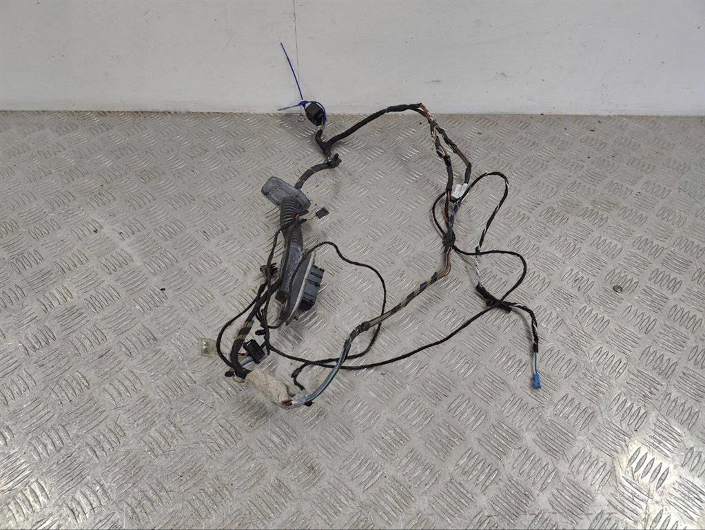 Проводка двери передней правой