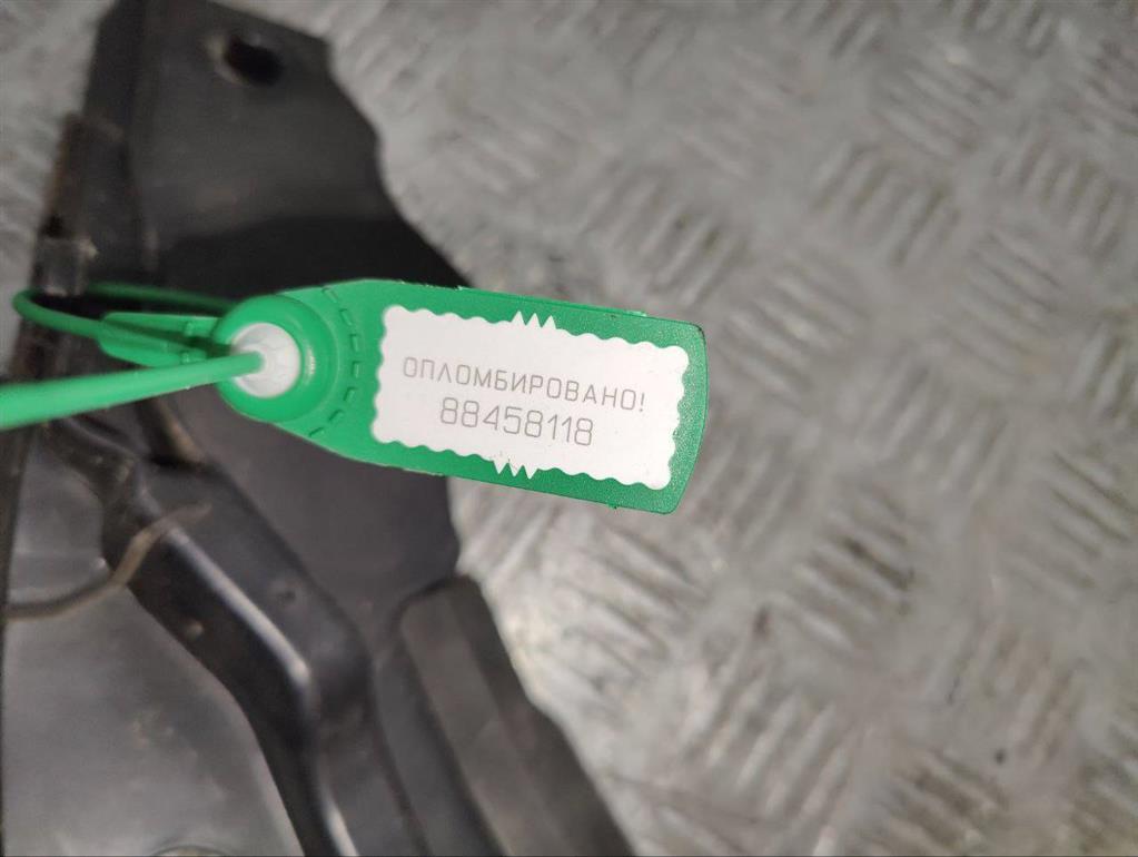 Пыльник крыла переднего левого