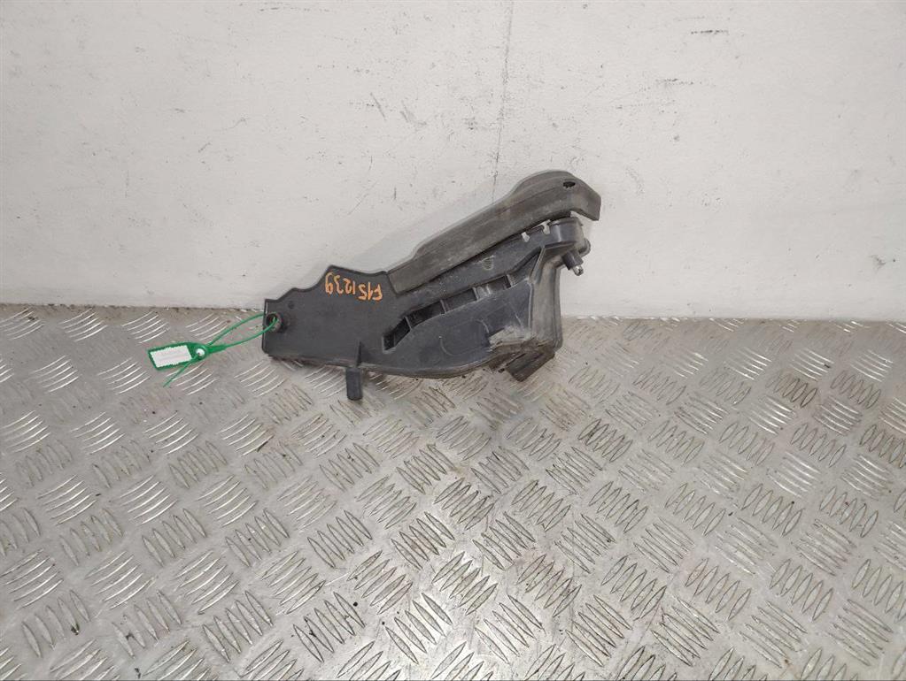 Пыльник крыла переднего правого