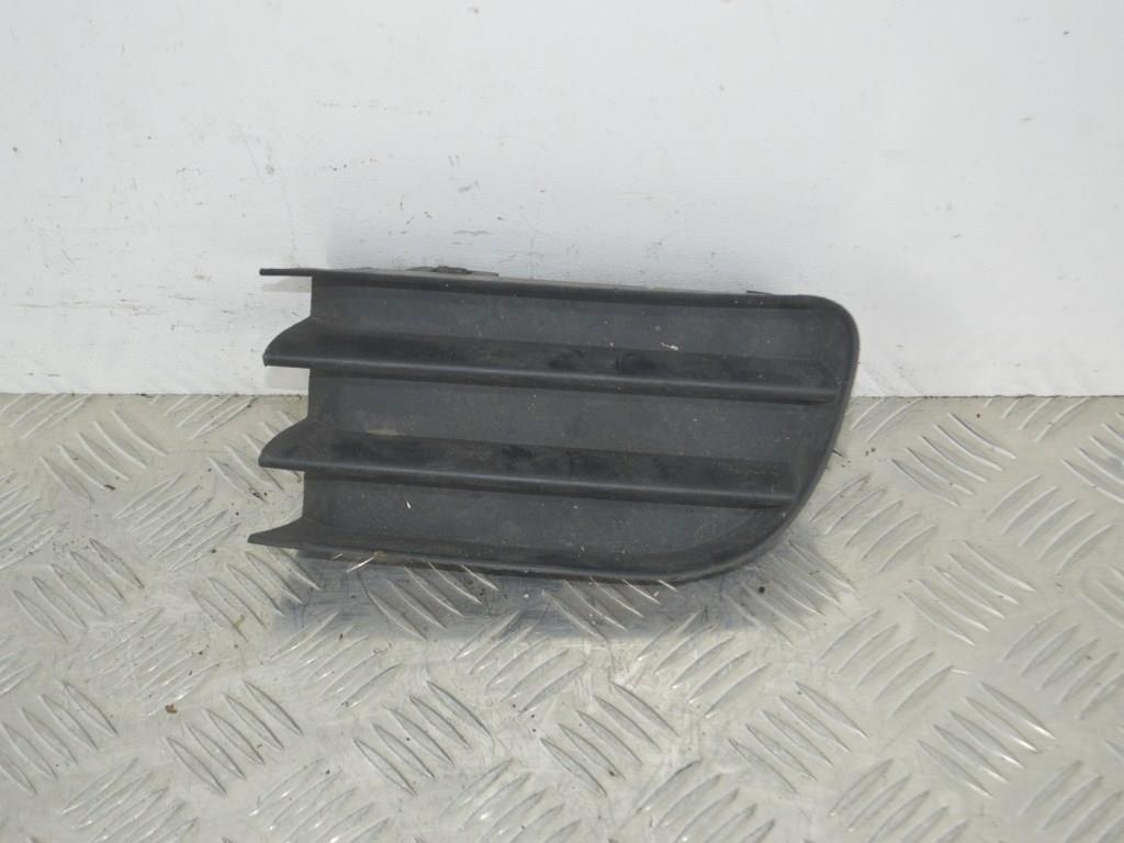 Рамка фары противотуманной левой