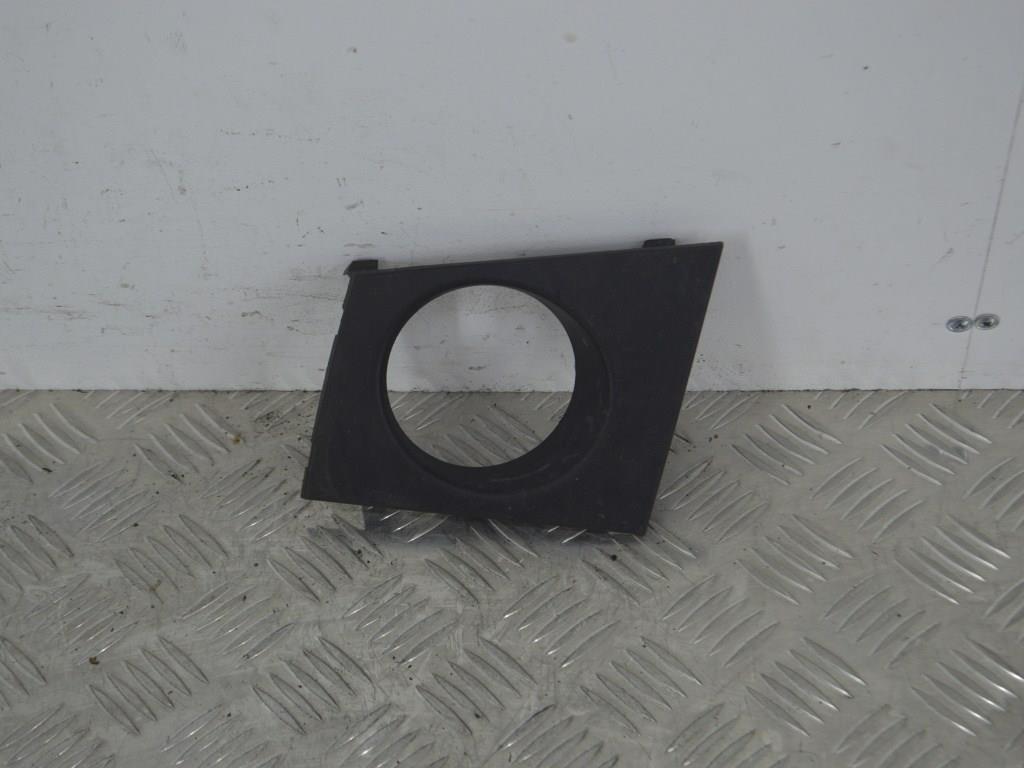 Рамка фары противотуманной левой