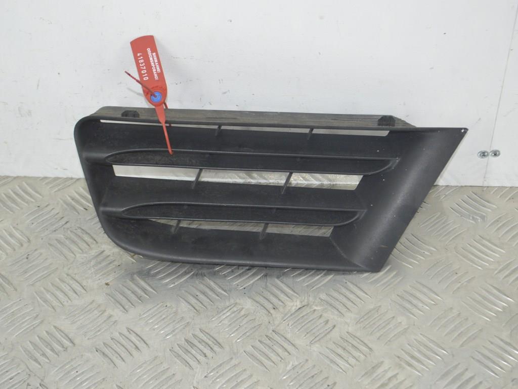Рамка фары противотуманной левой Renault Scenic 2 (2003-2009) P0009508