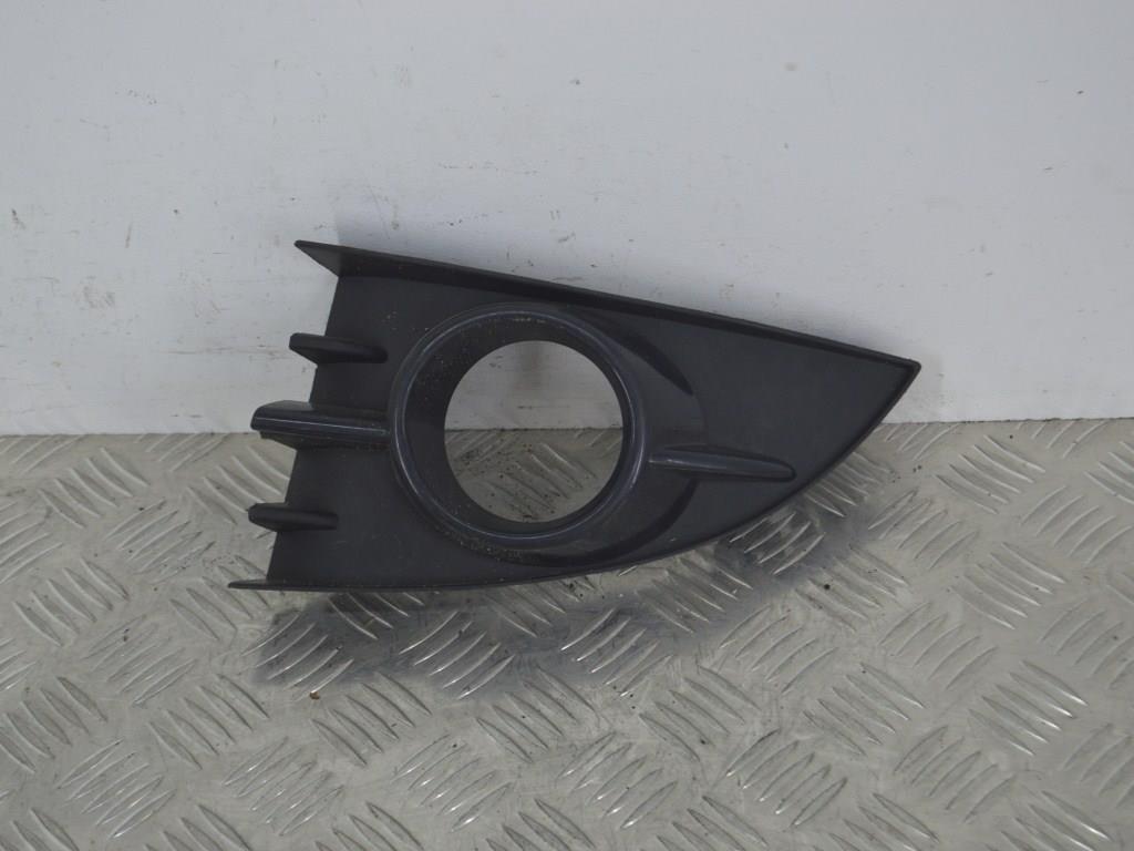 Рамка фары противотуманной левой