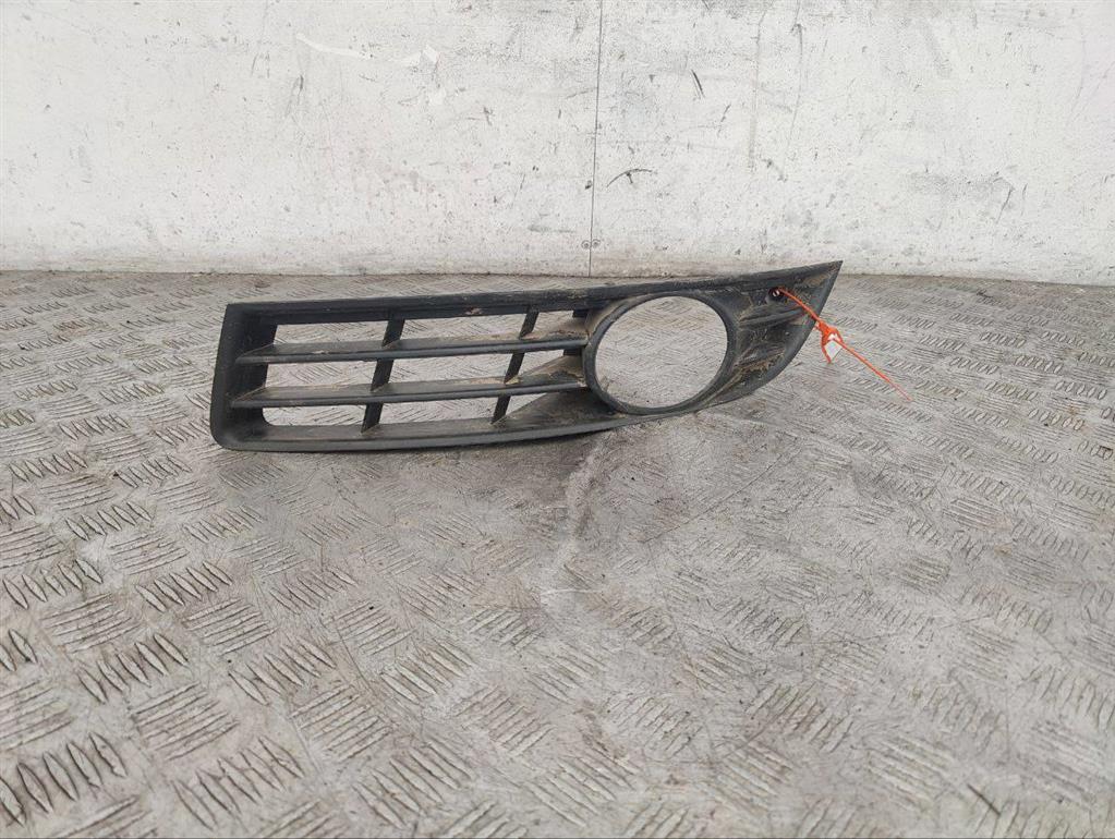 Рамка фары противотуманной левой