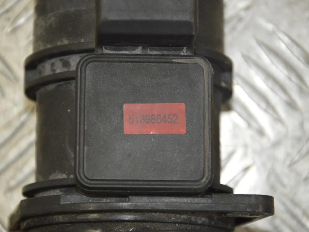 Расходомер воздуха Renault Megane 1 (1996-2002) 7700104426, 7700109812, 5WK9620