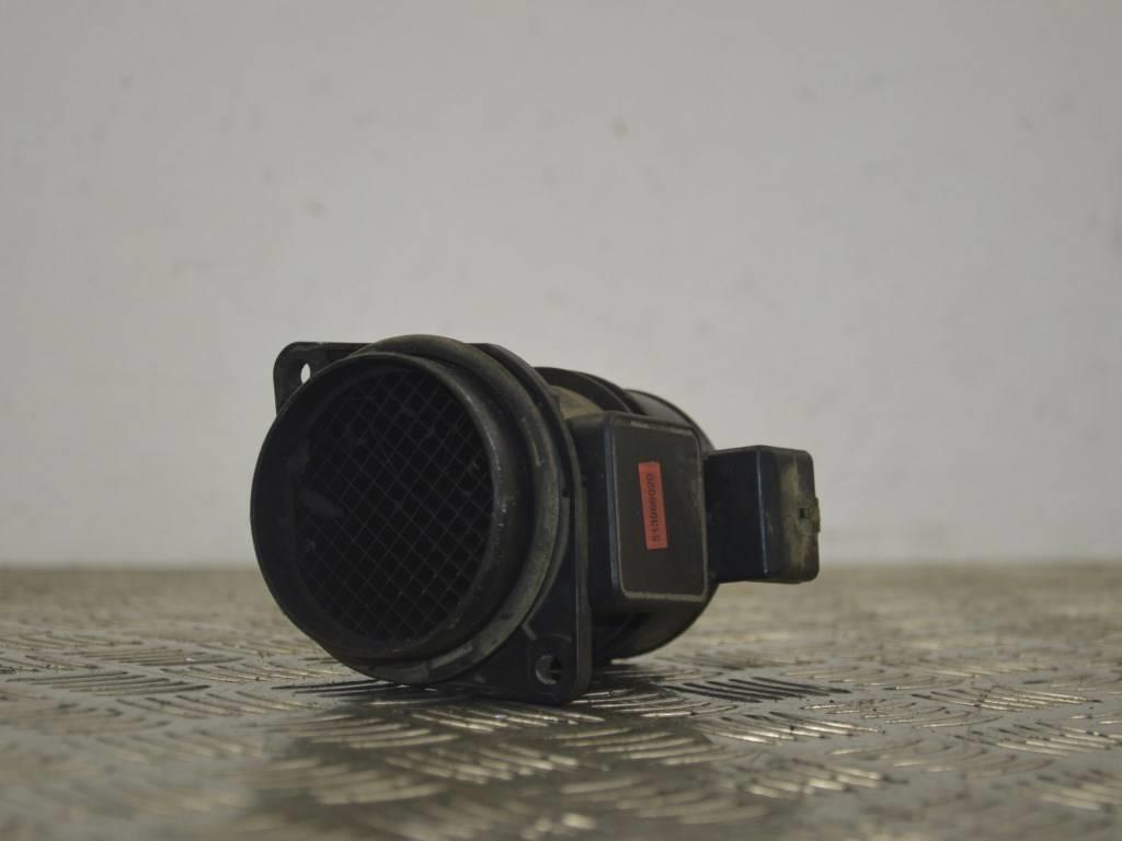 Расходомер воздуха Renault Scenic 1 (1996-2003) 7700104426, 7700109812, 5WK9620