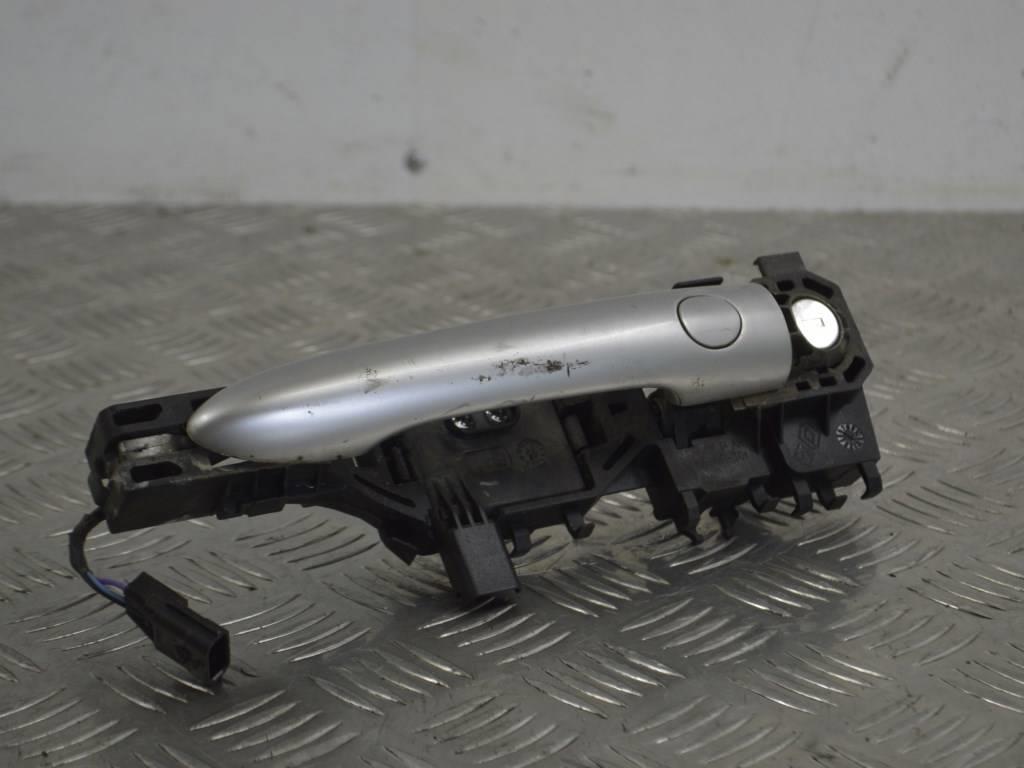 Ручка наружная передняя левая Renault Megane 2 (2002-2008) 8200284463