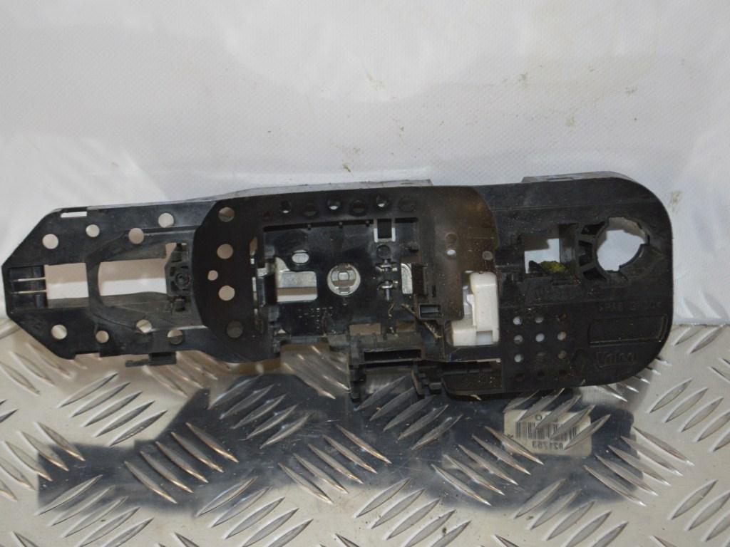 Ручка наружная передняя левая Renault Megane 3 (2008-2019) 806070032R