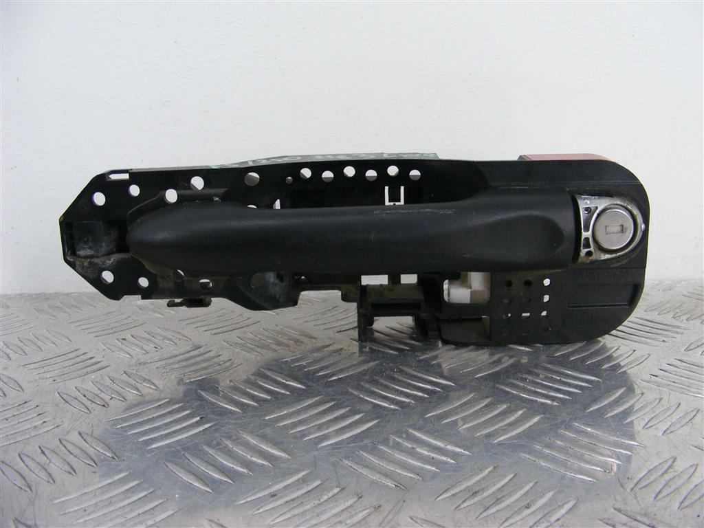 Ручка наружная передняя левая Renault Megane 3 (2008-2019) 806070032R