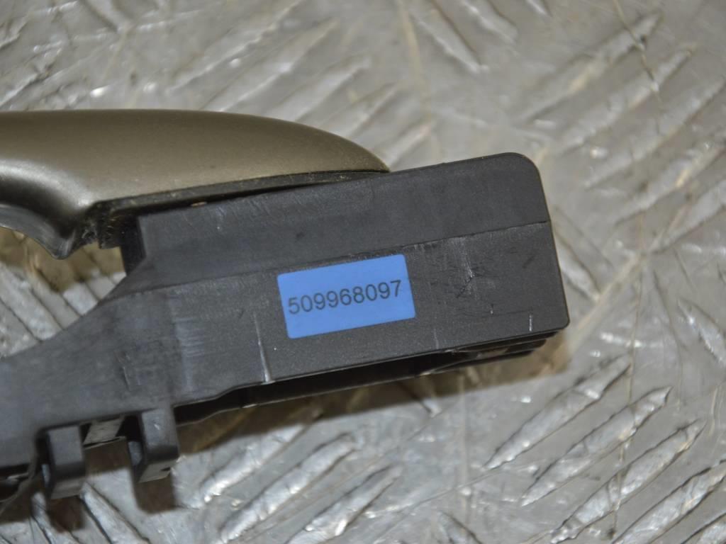 Ручка наружная передняя левая