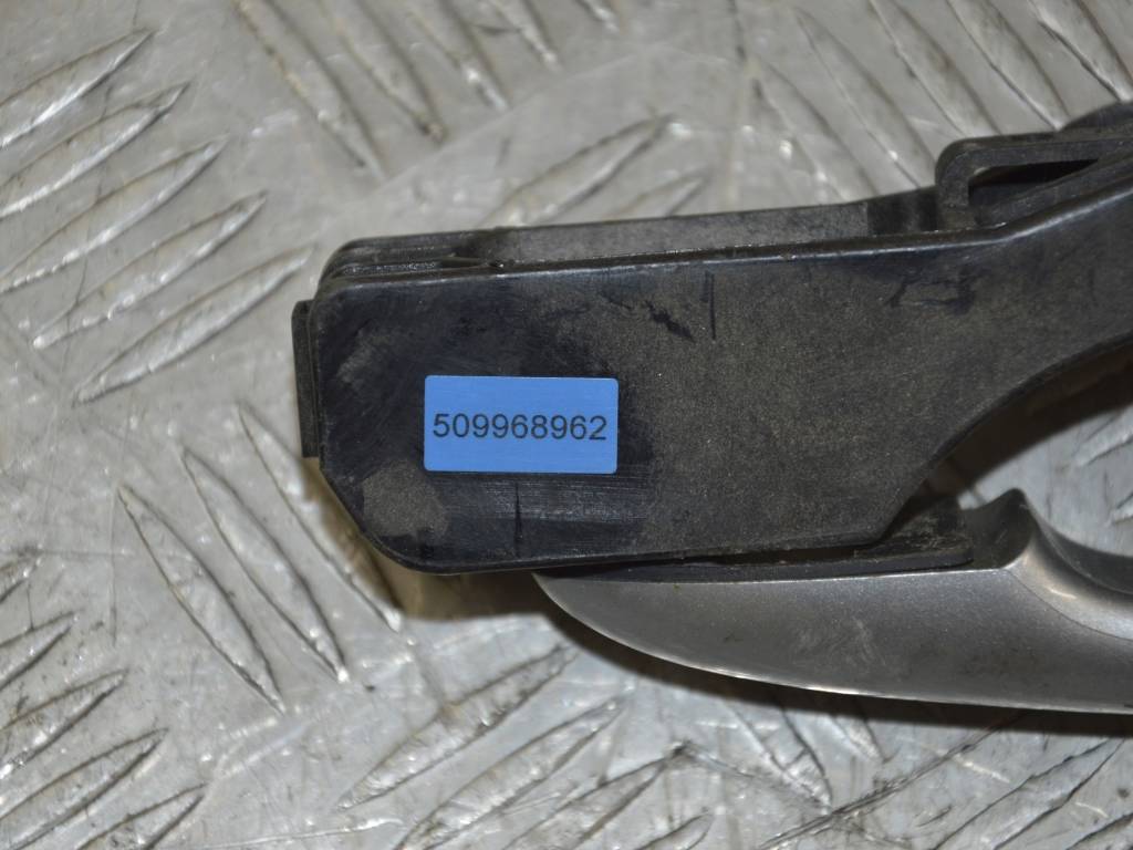 Ручка наружная передняя левая