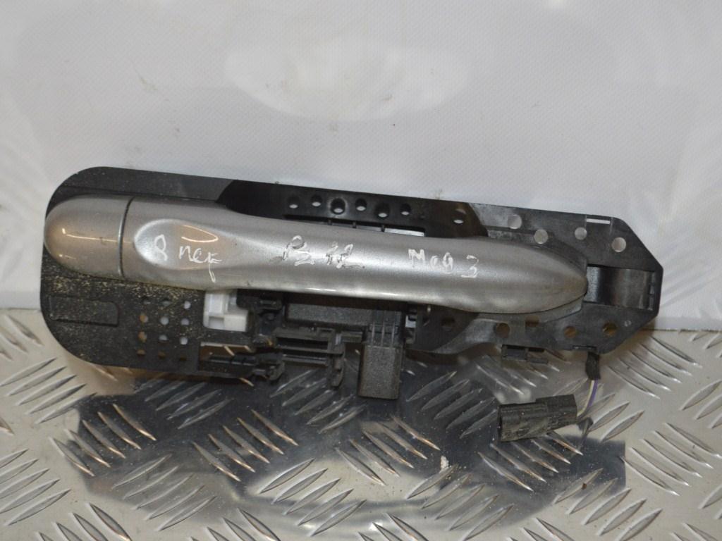 Ручка наружная передняя правая Renault Megane 3 (2008-2019) 806060042R