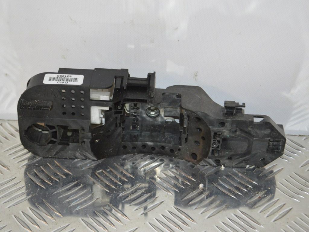 Ручка наружная задняя левая Renault Megane 3 (2008-2019) 806070032R