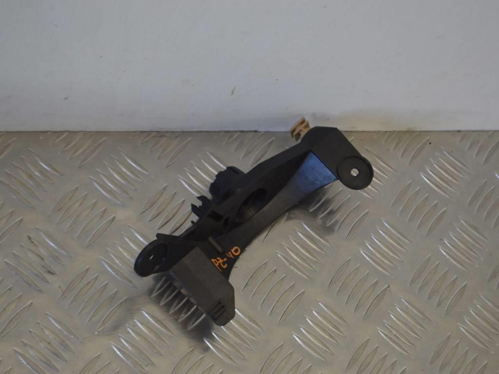 Ручка открывания капота