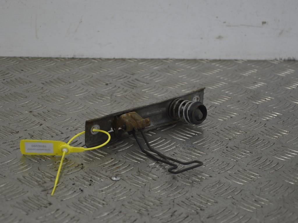 Ручка открывания капота