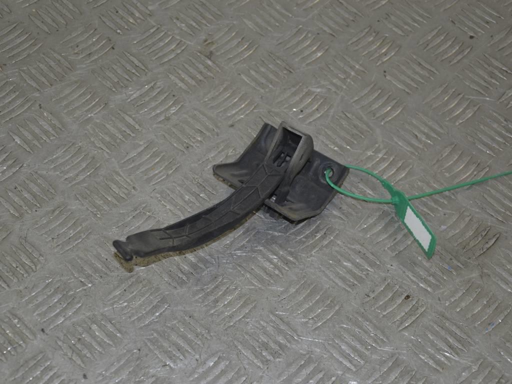 Ручка открывания капота