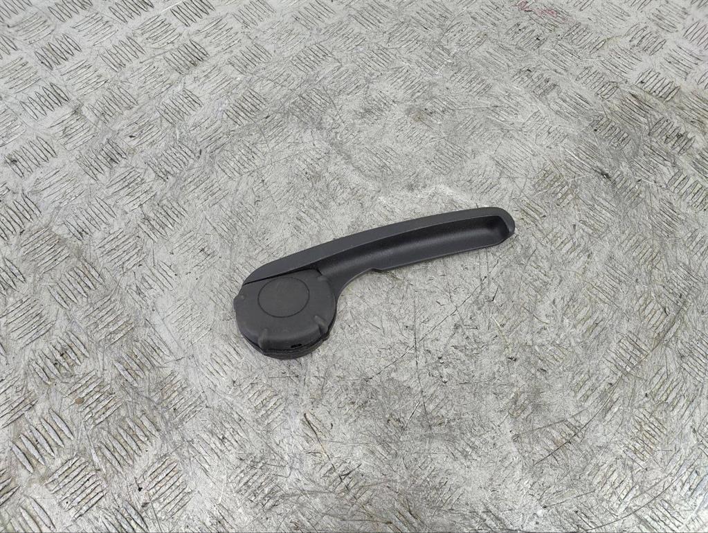 Ручка продольной регулировки сиденья