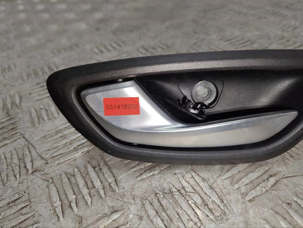 Ручка внутренняя передняя левая