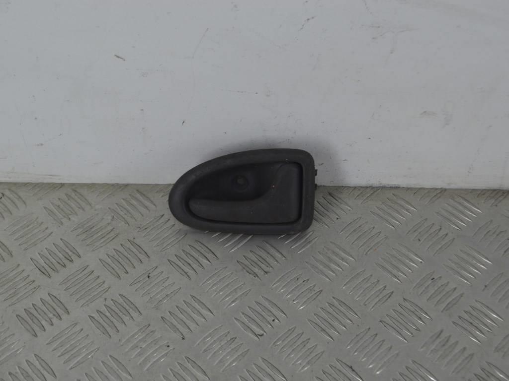 Ручка внутренняя передняя правая Renault Scenic 1 (1996-2003) 7700415975
