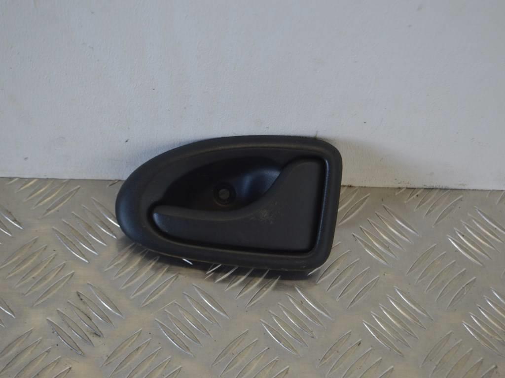 Ручка внутренняя передняя правая Renault Scenic 1 (1996-2003) 7700830079
