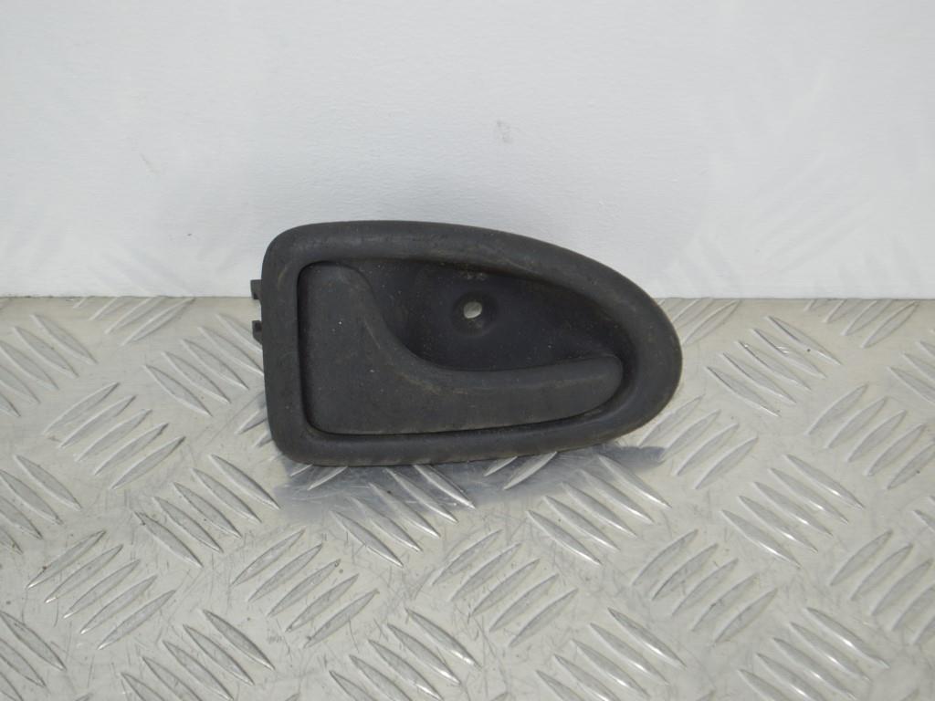 Ручка внутренняя задняя левая Renault Scenic 1 (1996-2003) 8200028994