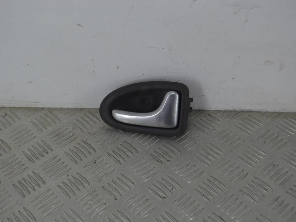 Ручка внутренняя задняя правая Renault Scenic 1 (1996-2003) 7700415975