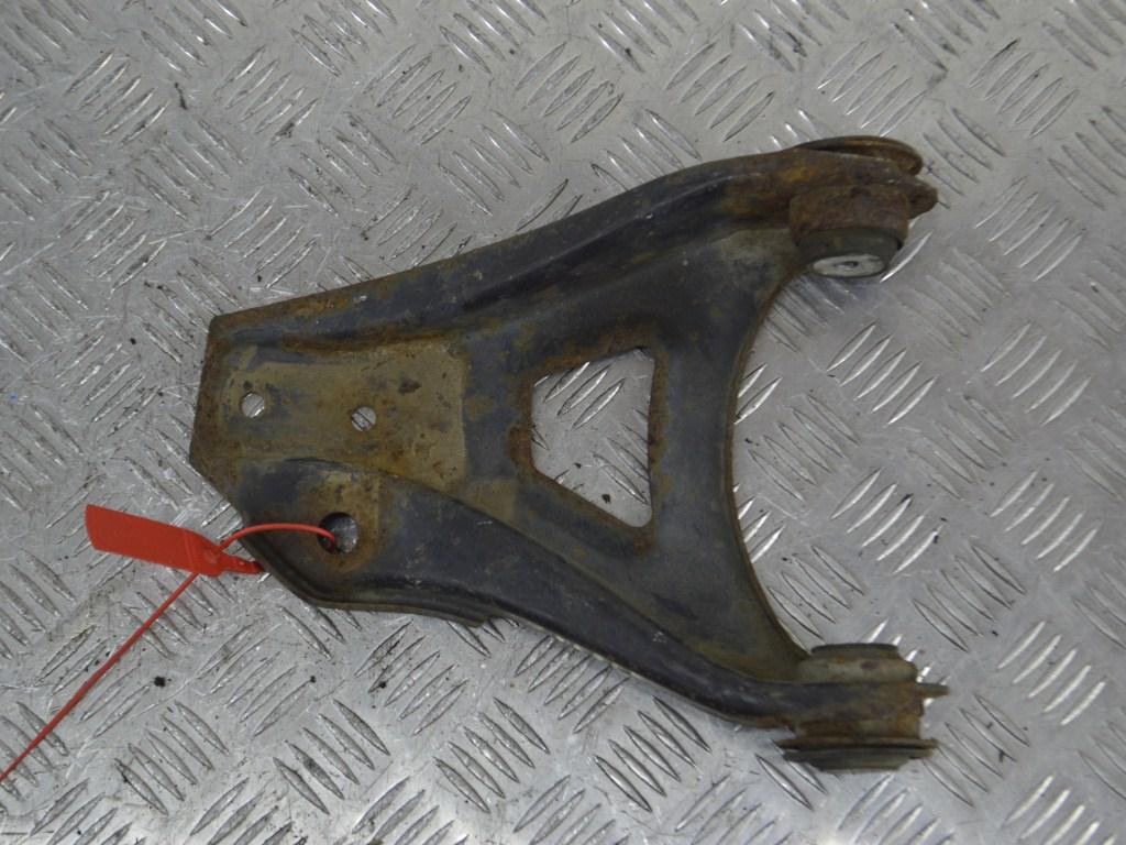 Рычаг передний левый