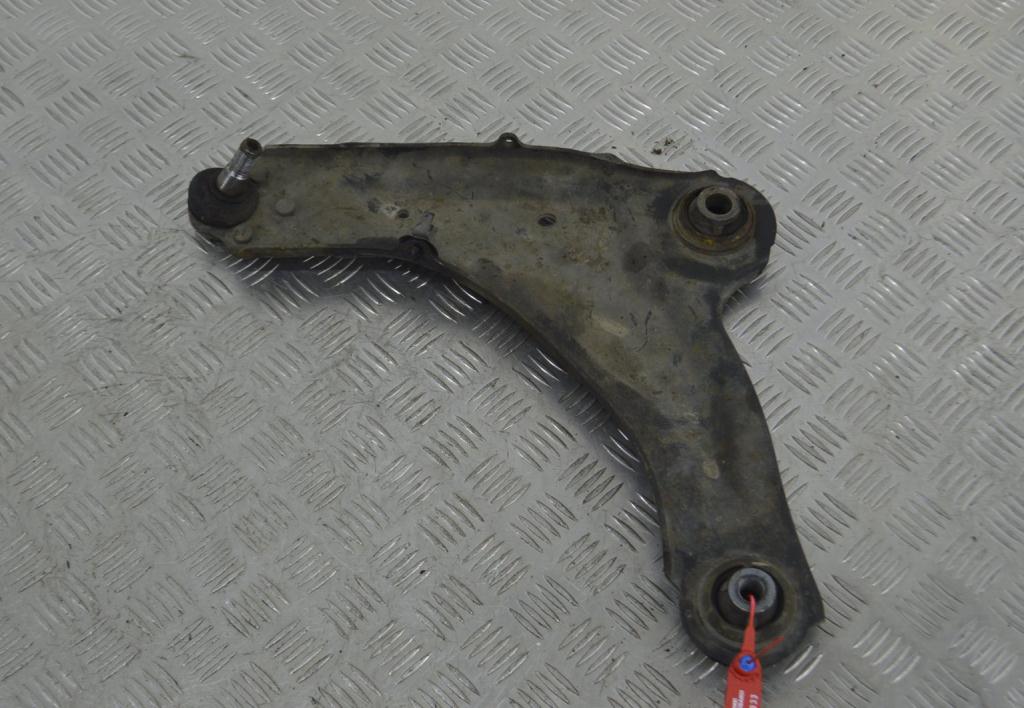 Рычаг передний левый Renault Laguna 2 (2001-2007)