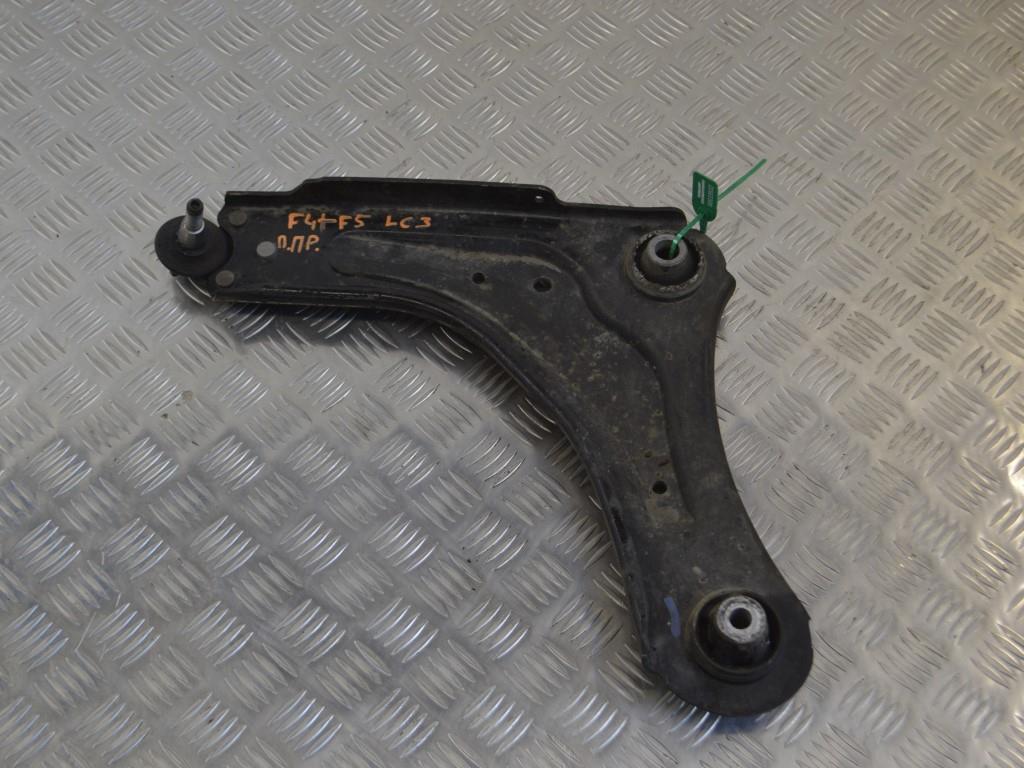 Рычаг передний левый