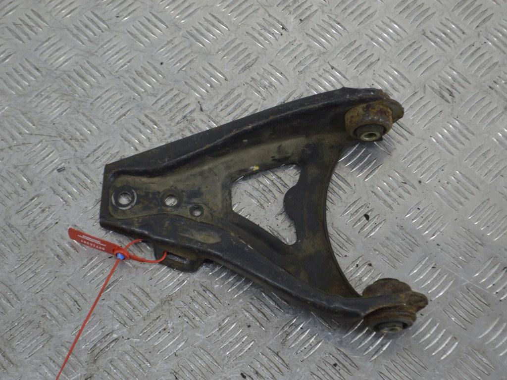 Рычаг передний левый