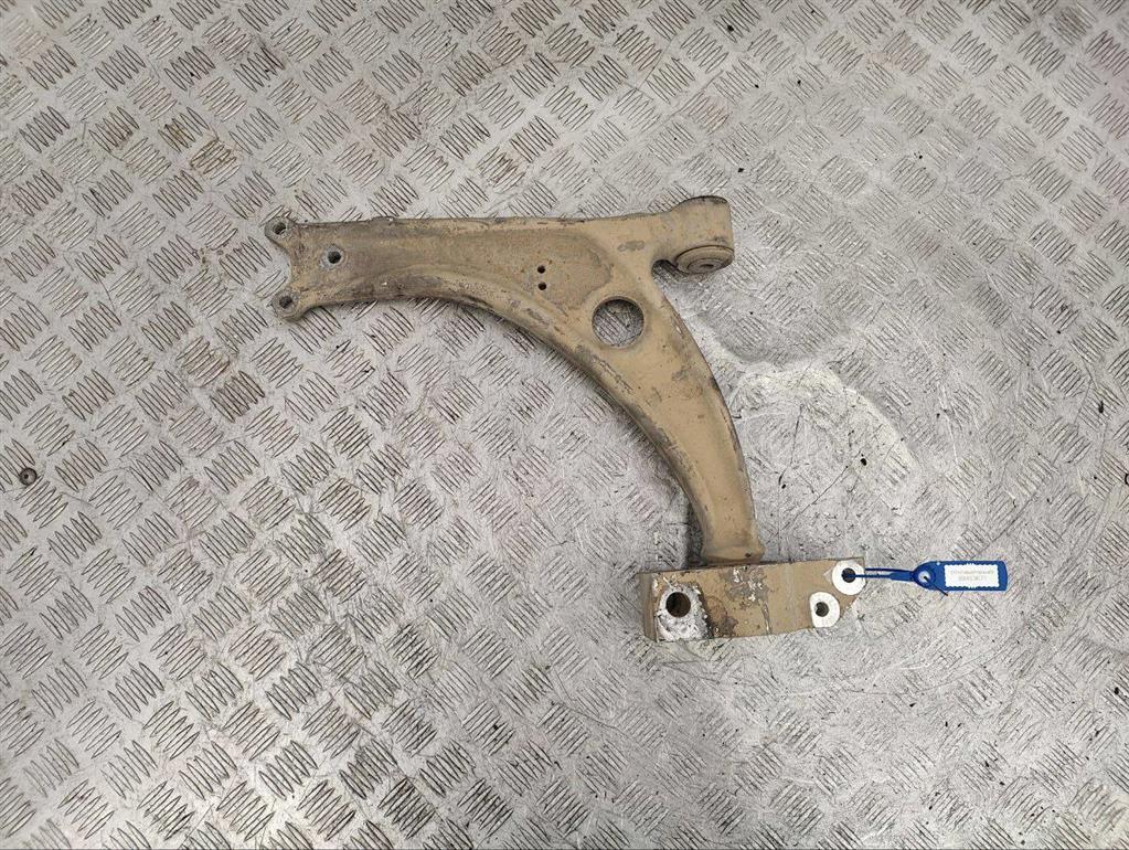 Рычаг передний левый