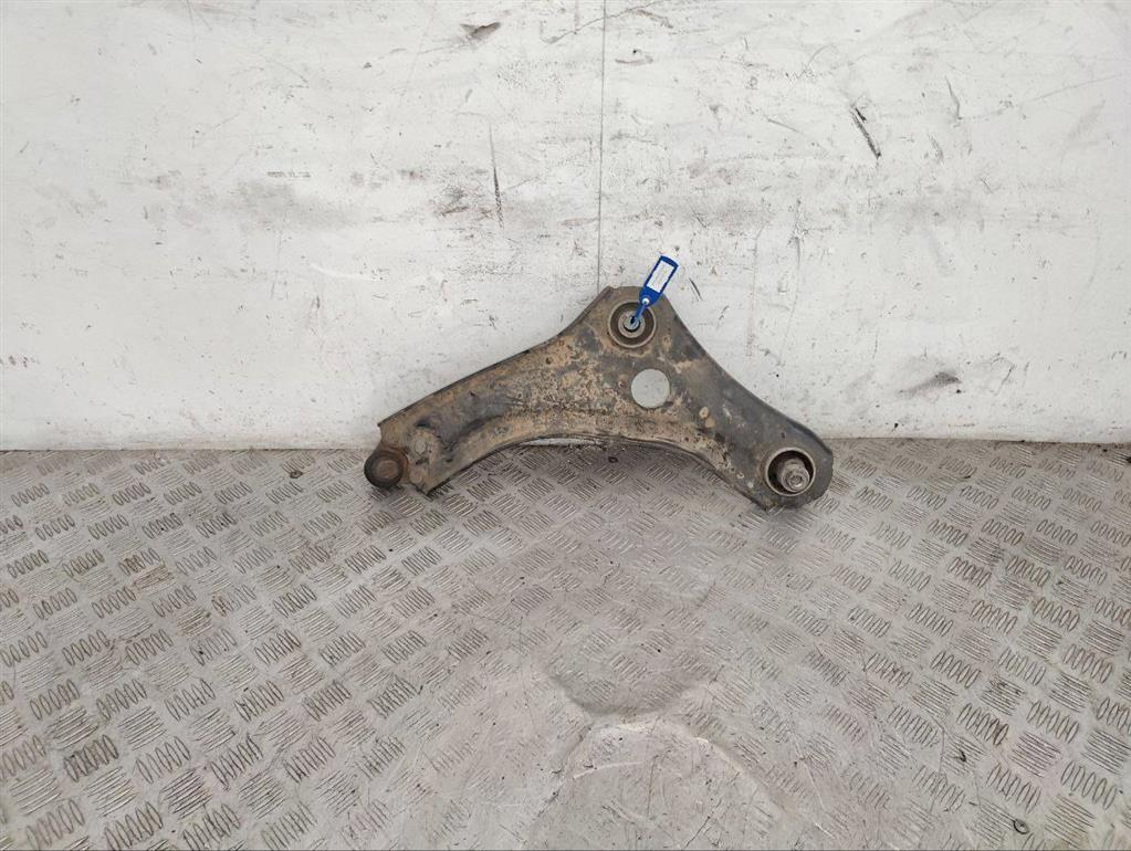 Рычаг передний левый