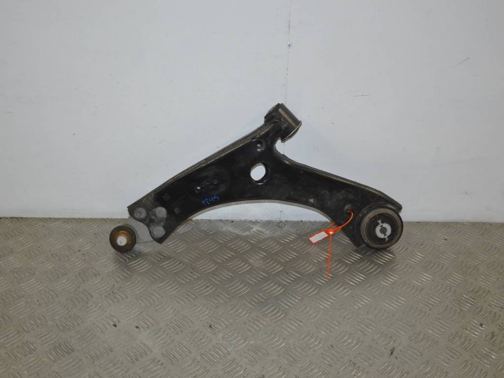 Рычаг передний левый