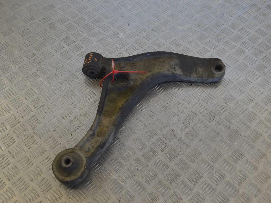 Рычаг передний правый