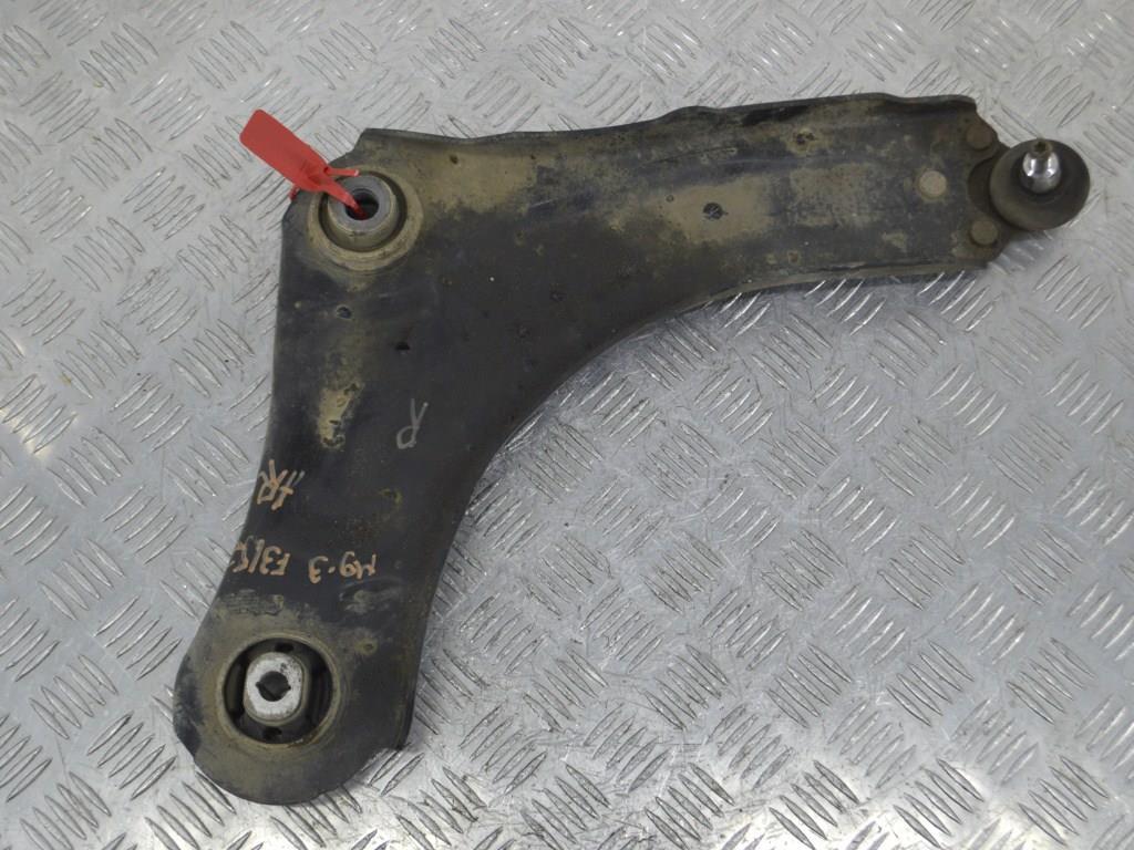 Рычаг передний правый