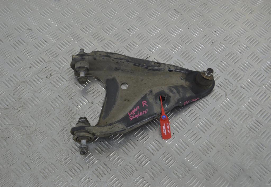 Рычаг передний правый