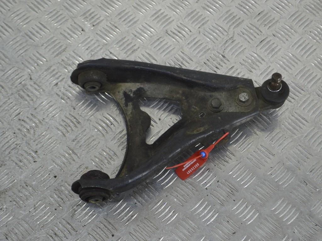 Рычаг передний правый Renault Scenic 1 (1996-2003)
