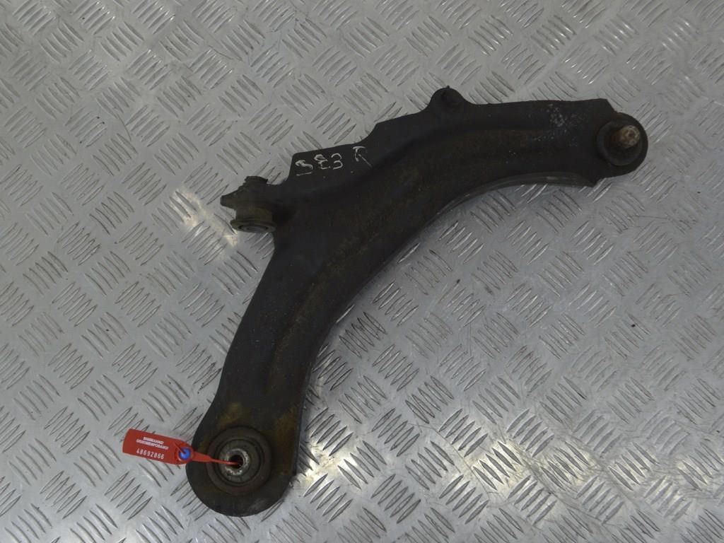 Рычаг передний правый