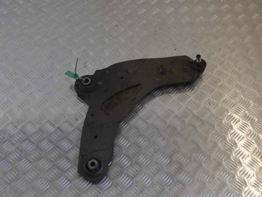 Рычаг передний правый