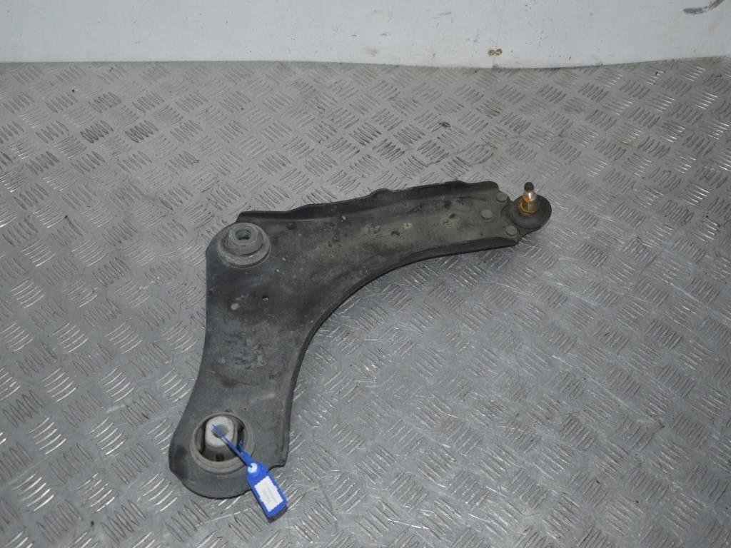 Рычаг передний правый