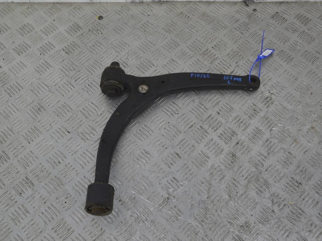 Рычаг передний правый