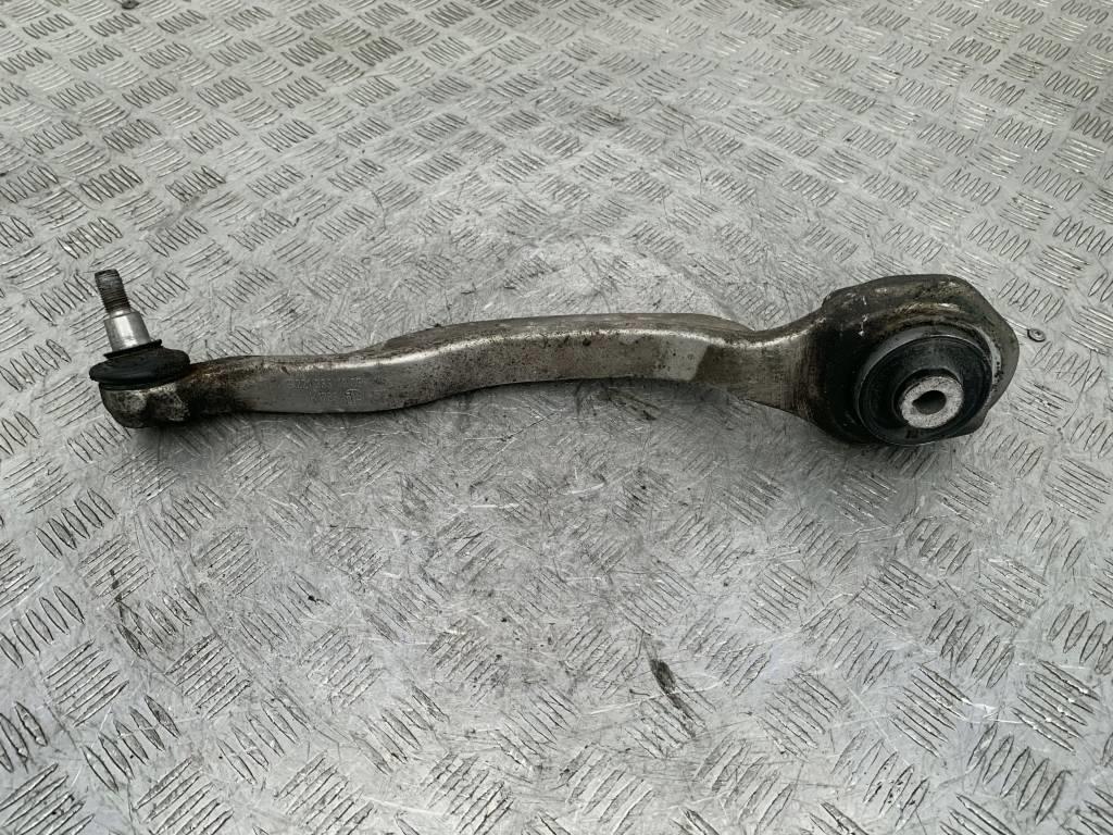 Рычаг передний правый