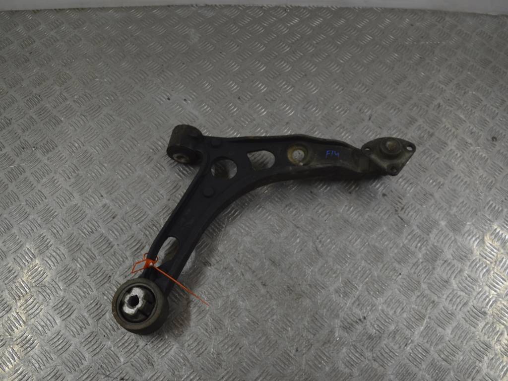 Рычаг передний правый