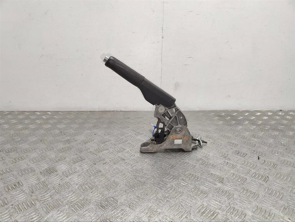 Рычаг ручного тормоза (ручника)