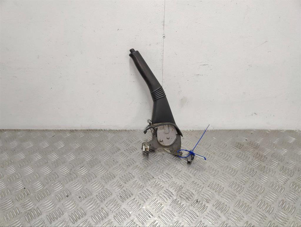 Рычаг ручного тормоза (ручника)