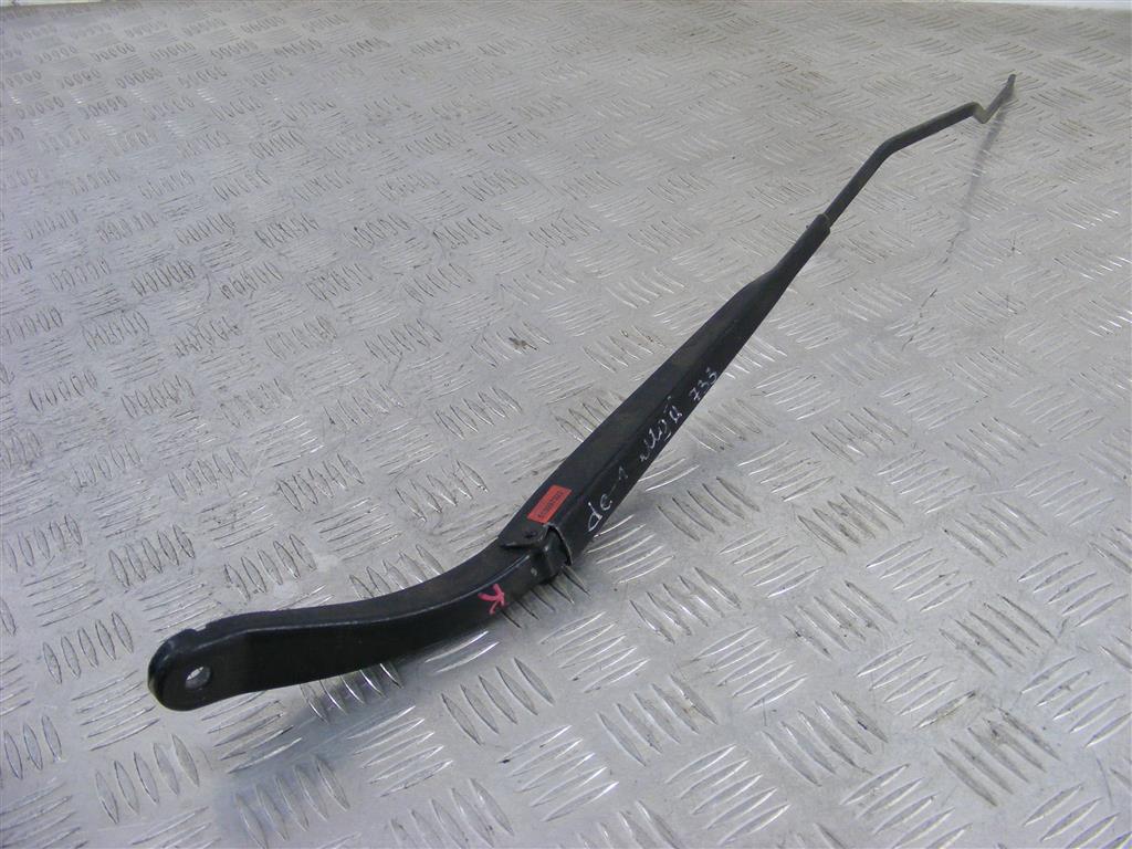 Щеткодержатель (поводок стеклоочистителя, дворник) Renault Megane 2 (2002-2008) 8200417219