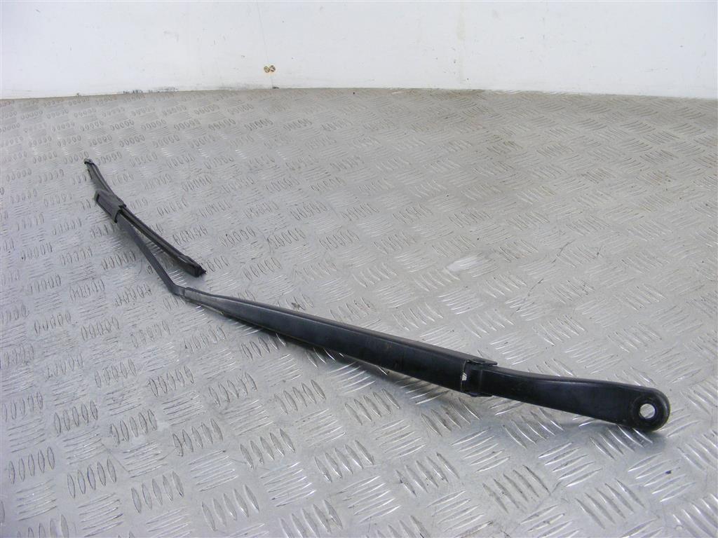 Щеткодержатель (поводок стеклоочистителя, дворник) Renault Megane 3 (2008-2019) 288860005