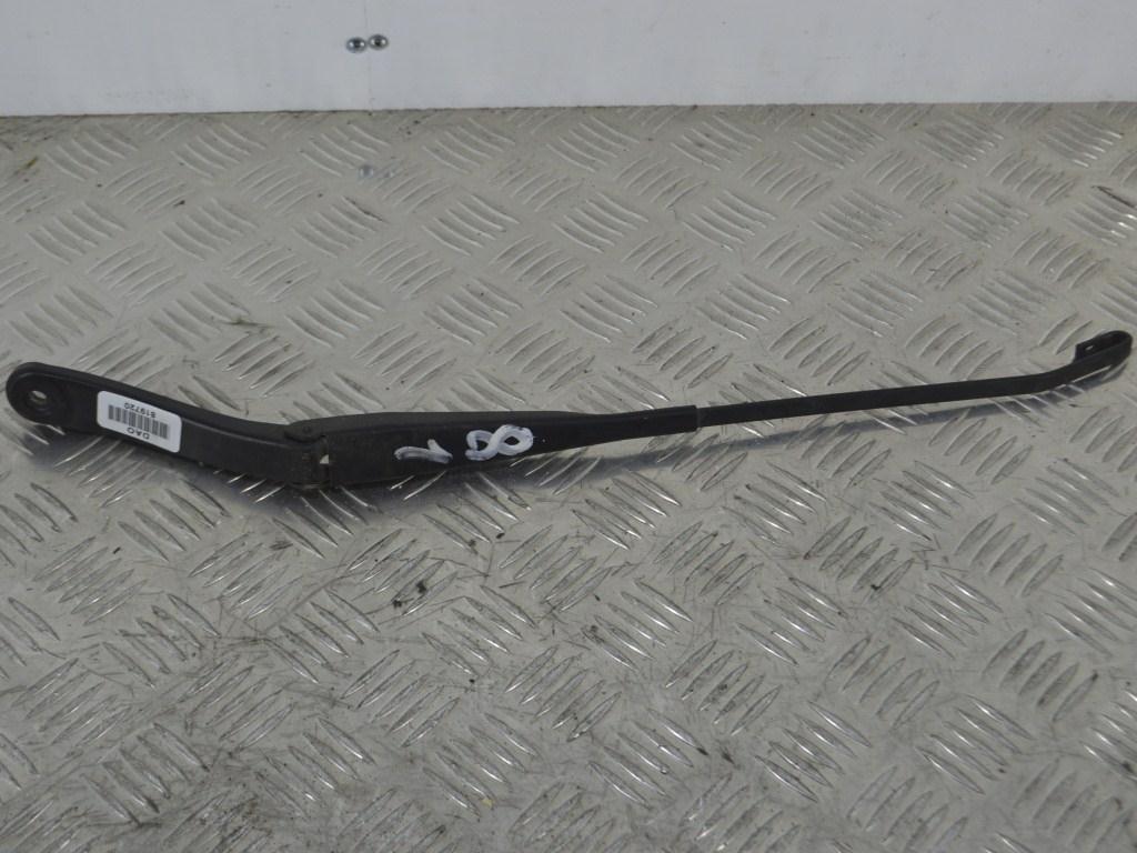 Щеткодержатель (поводок стеклоочистителя, дворник)